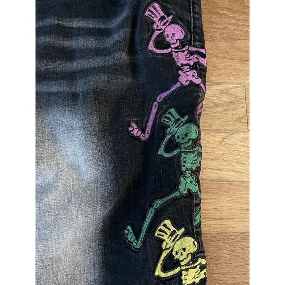 Men’s 38 G Squared Dancing Skeletons Shorts - Picture 2 of 11